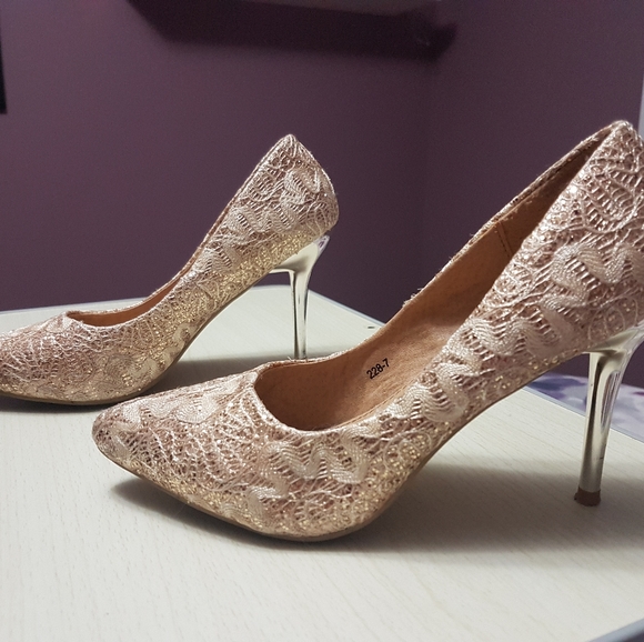 Heels - Picture 2 of 4